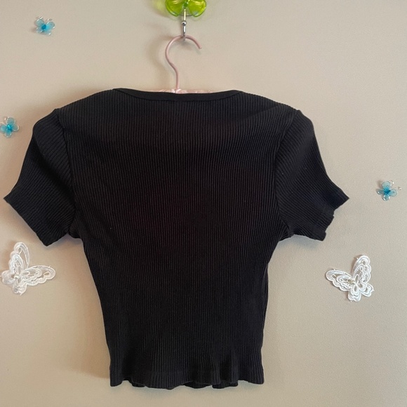 Uniqlo Stretchy Black Crop Top - Picture 4 of 4